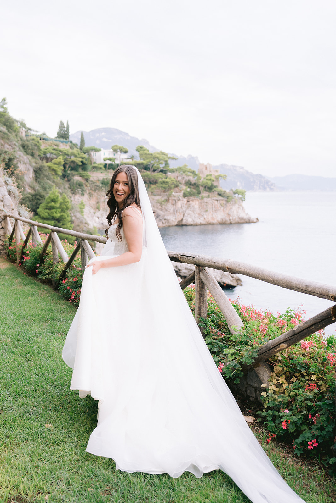 Andrea Gallucci - Destination Wedding Photographer- Amalfi Coast Positano Santorini Barcellona Rome Ravello Paris New York modern bridal portraits outdoor