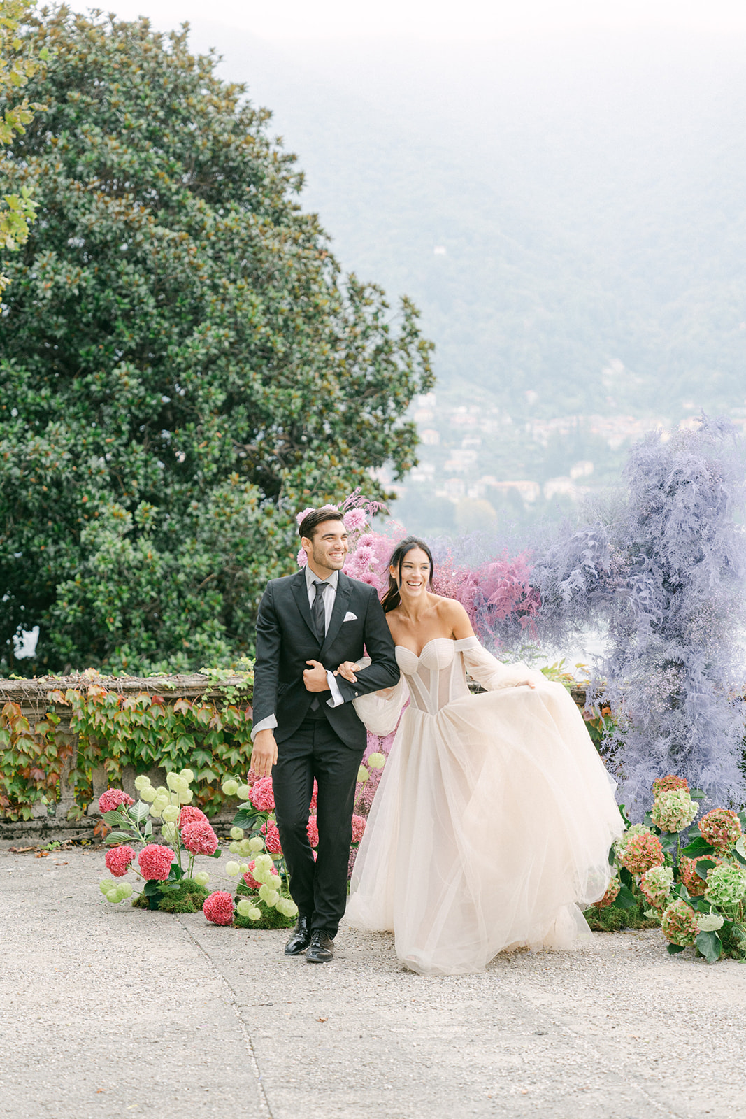 Andrea Gallucci - Destination Wedding Photographer- Amalfi Coast Positano Santorini Barcellona Rome Ravello Paris New York Unique wedding ceremony in Outdoor in Lake Como