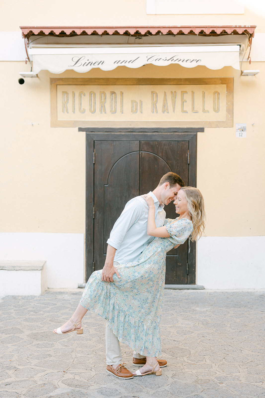 romantic summer engagement photoshoot in Amalfi Coast
