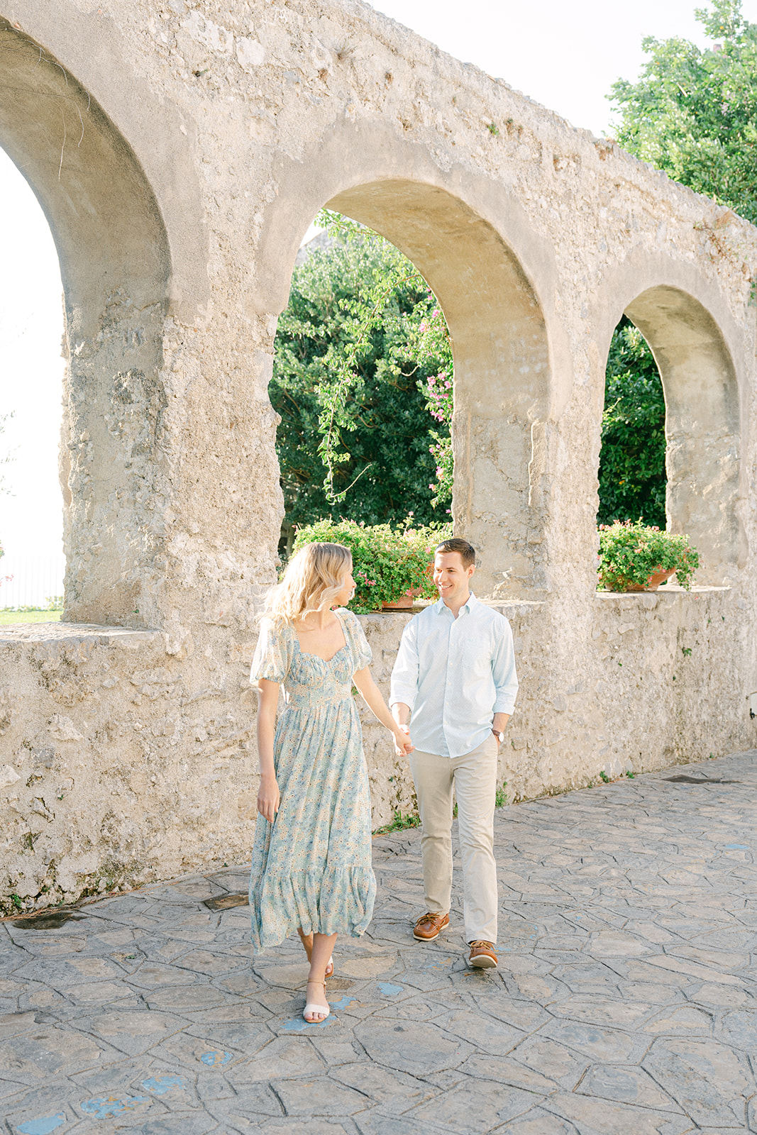 outdoor couple photoshoot