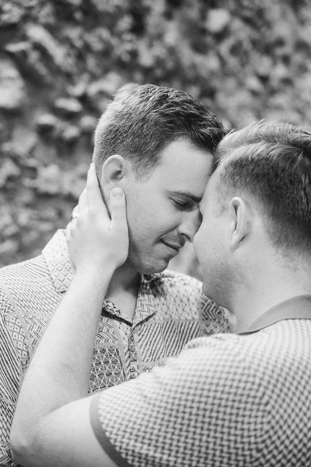 Timeless engagement photoshoot