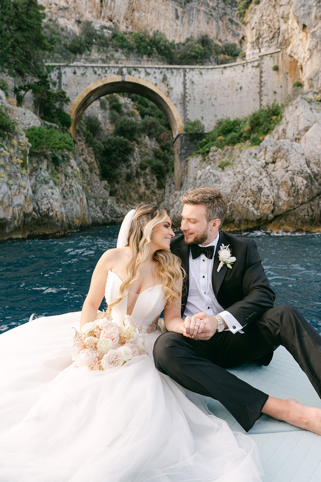 Andrea Gallucci - Destination Wedding Photographer- Amalfi Coast Positano Santorini Barcellona Rome Ravello Paris New York boat elopement in amalfi coast