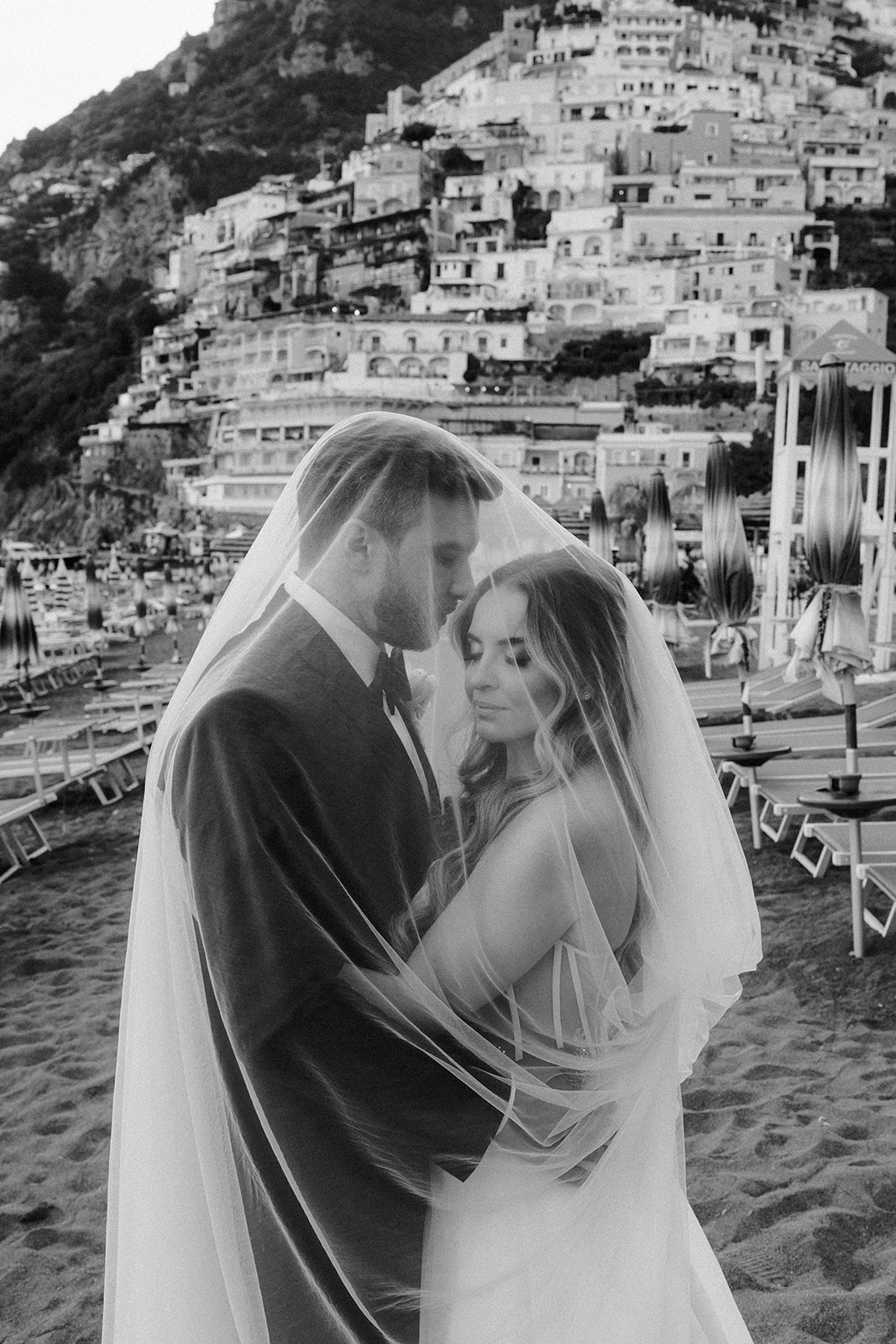 Andrea Gallucci - Destination Wedding Photographer- Amalfi Coast Positano Santorini Barcellona Rome Ravello Paris New York editorial photography of bride and groom in Positano