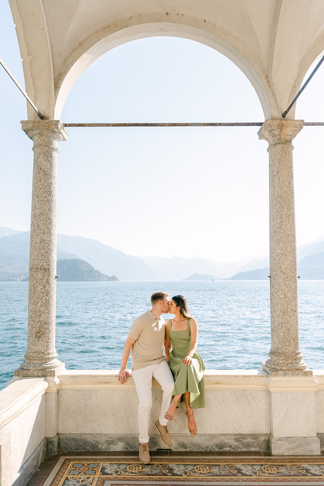 Italy photographer creating romantic portraits in Lake Como