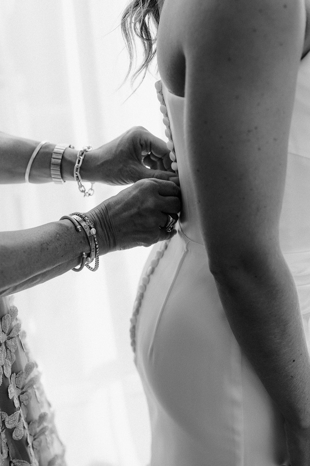 getting ready photos of the bride