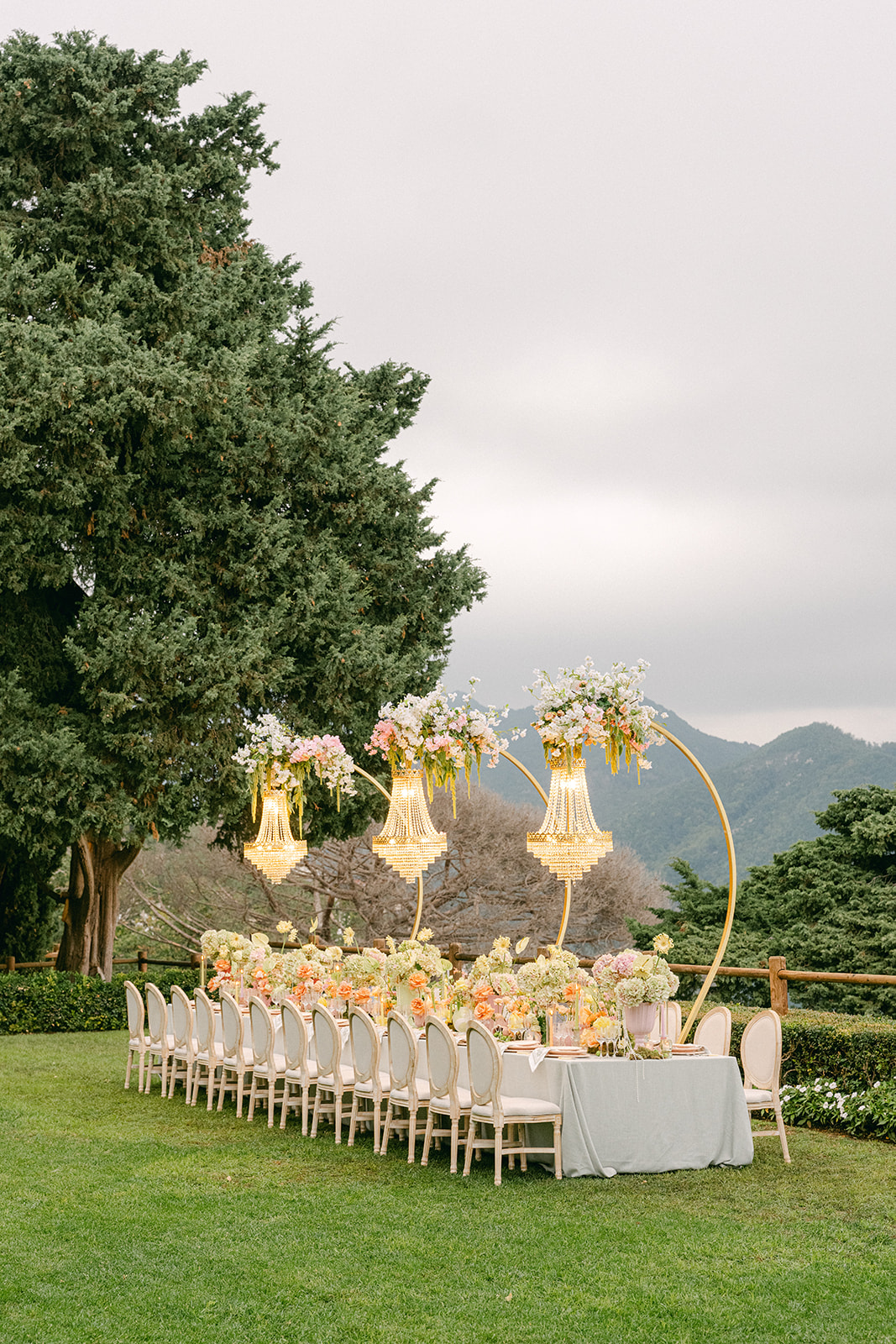 Luxury intimate wedding table at La Rondinaia overlooking the Amalfi Coast