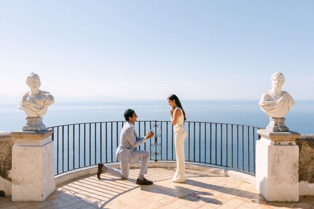 Surprise proposal at the Terrace of Infinity in Villa Cimbrone
