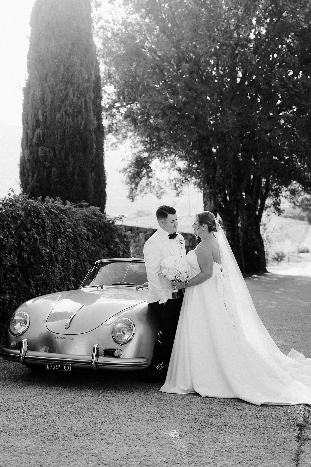 Timeless wedding photography at Borgo Corsignano in Italy