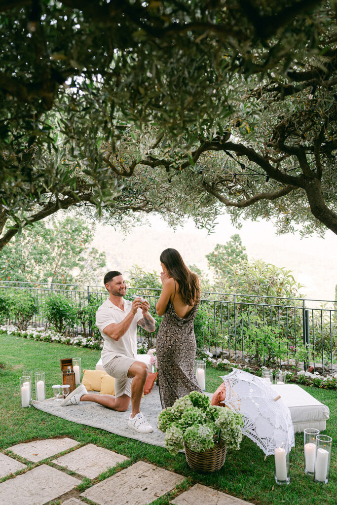 Romantic picnic proposal idea on the Amalfi Coast